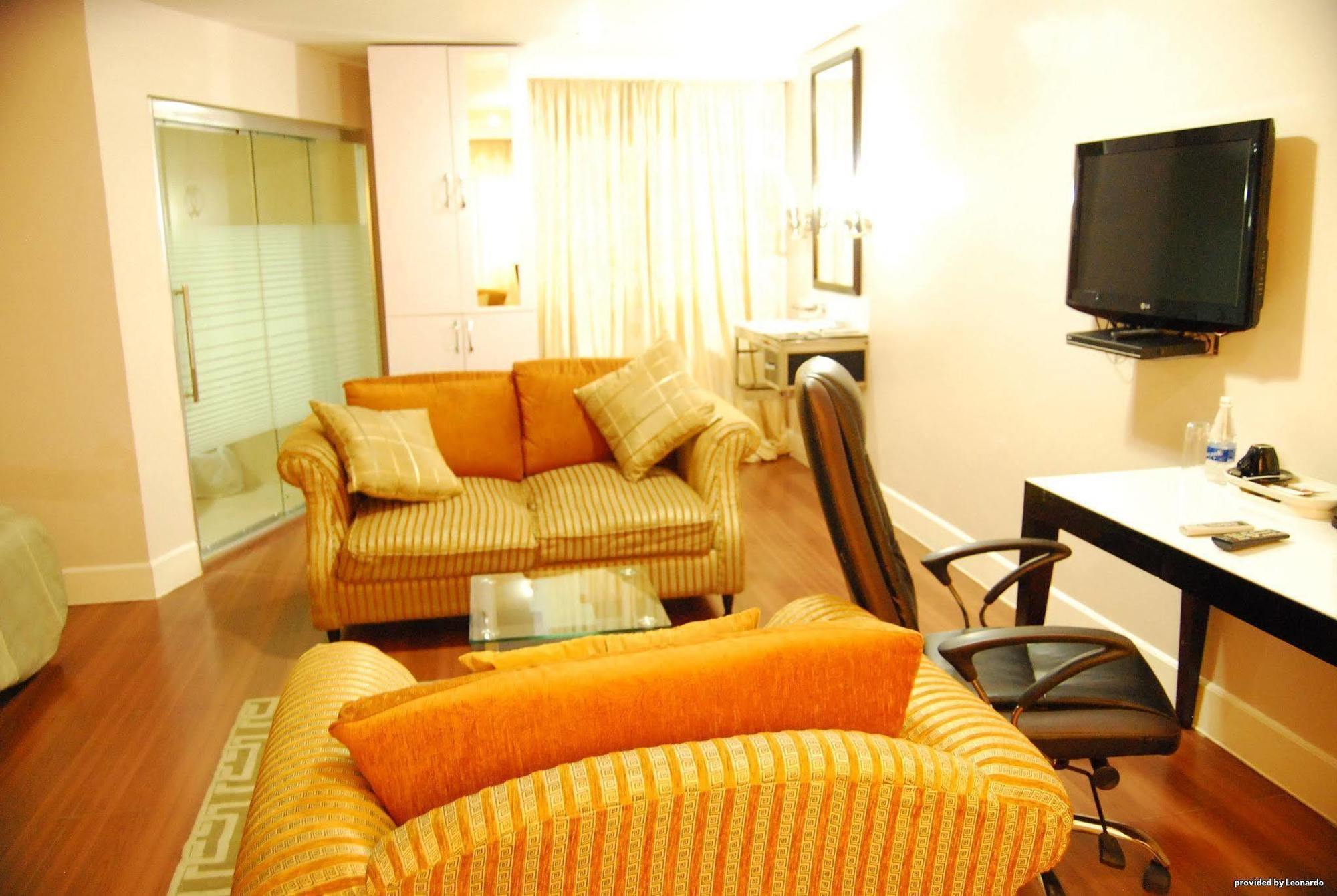 BW Starfire Hotel Икеджа Екстериор снимка