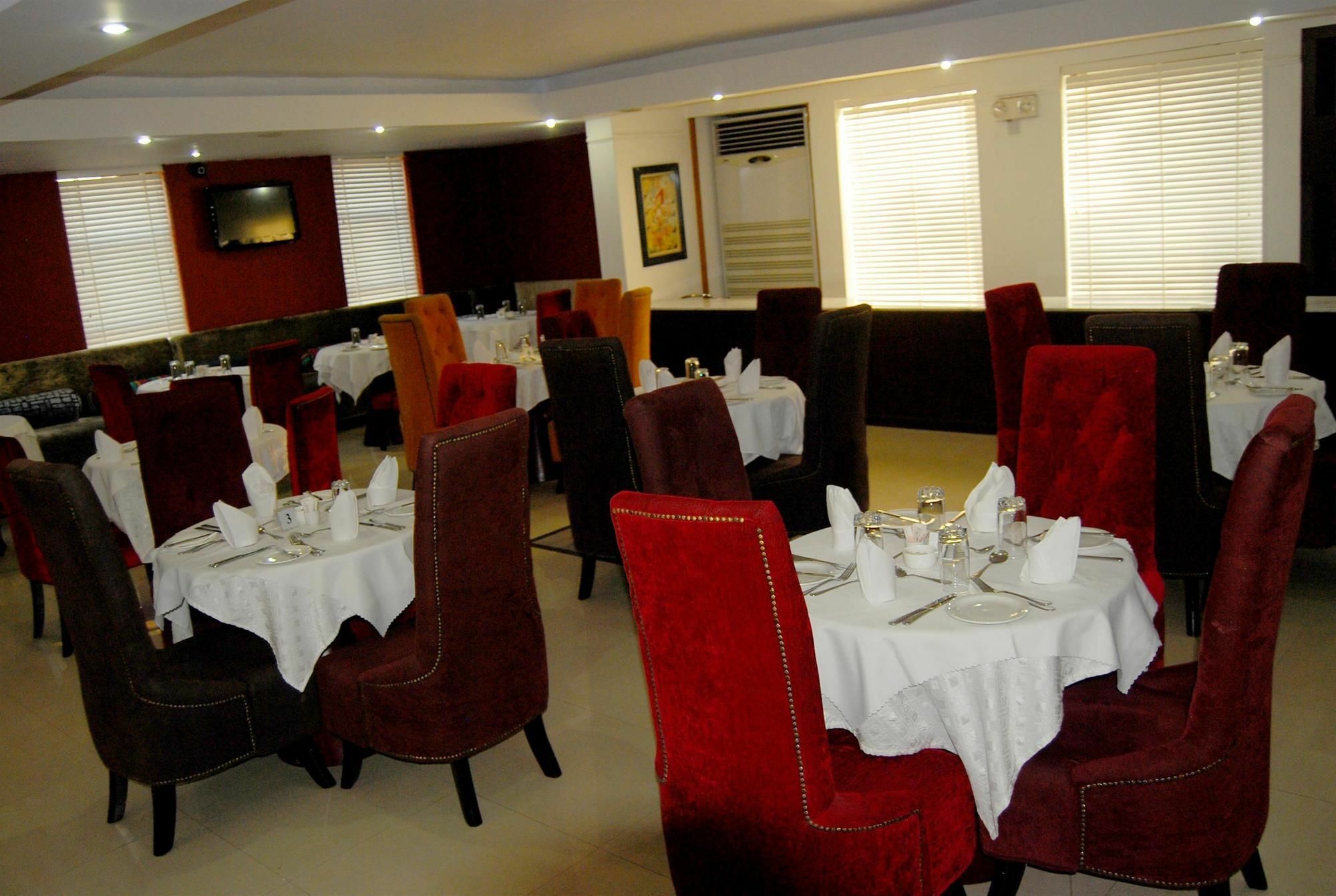 BW Starfire Hotel Икеджа Екстериор снимка