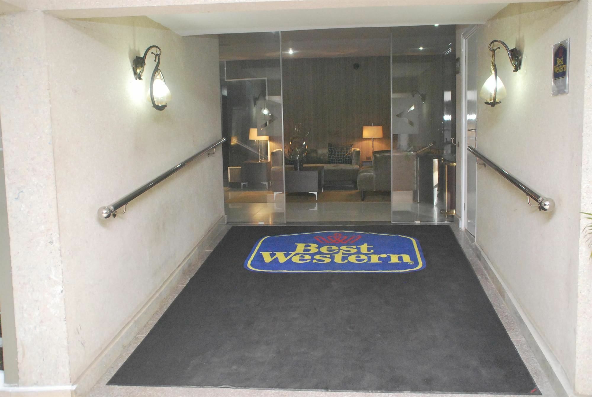 BW Starfire Hotel Икеджа Екстериор снимка
